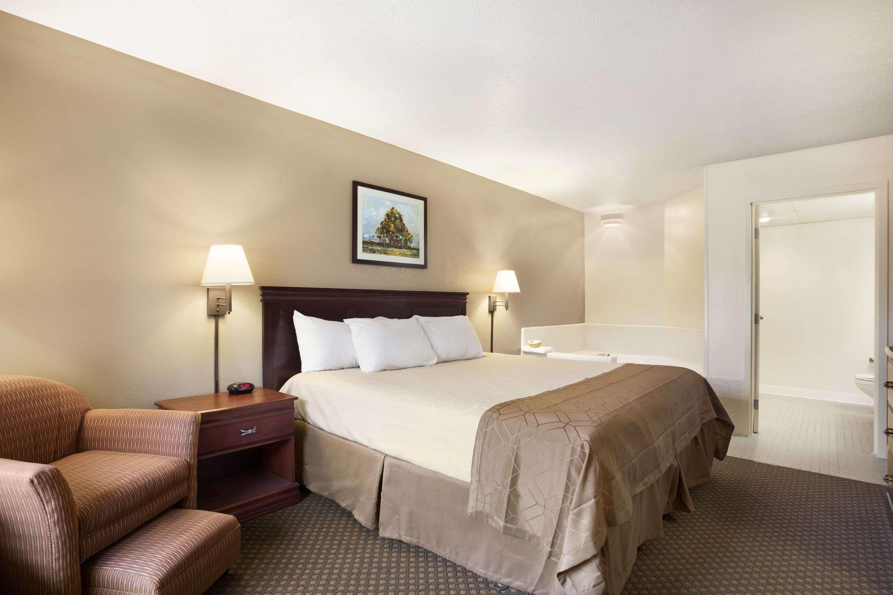 Days Inn by Wyndham Kuttawa/Eddyville Bagian luar foto