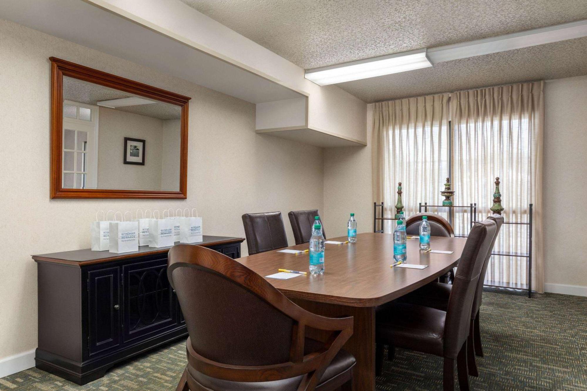 Days Inn by Wyndham Kuttawa/Eddyville Bagian luar foto